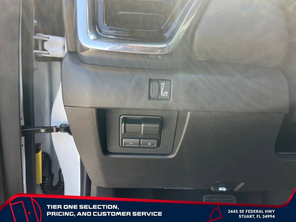 New 2026 Summit White GMC Elevation image 24