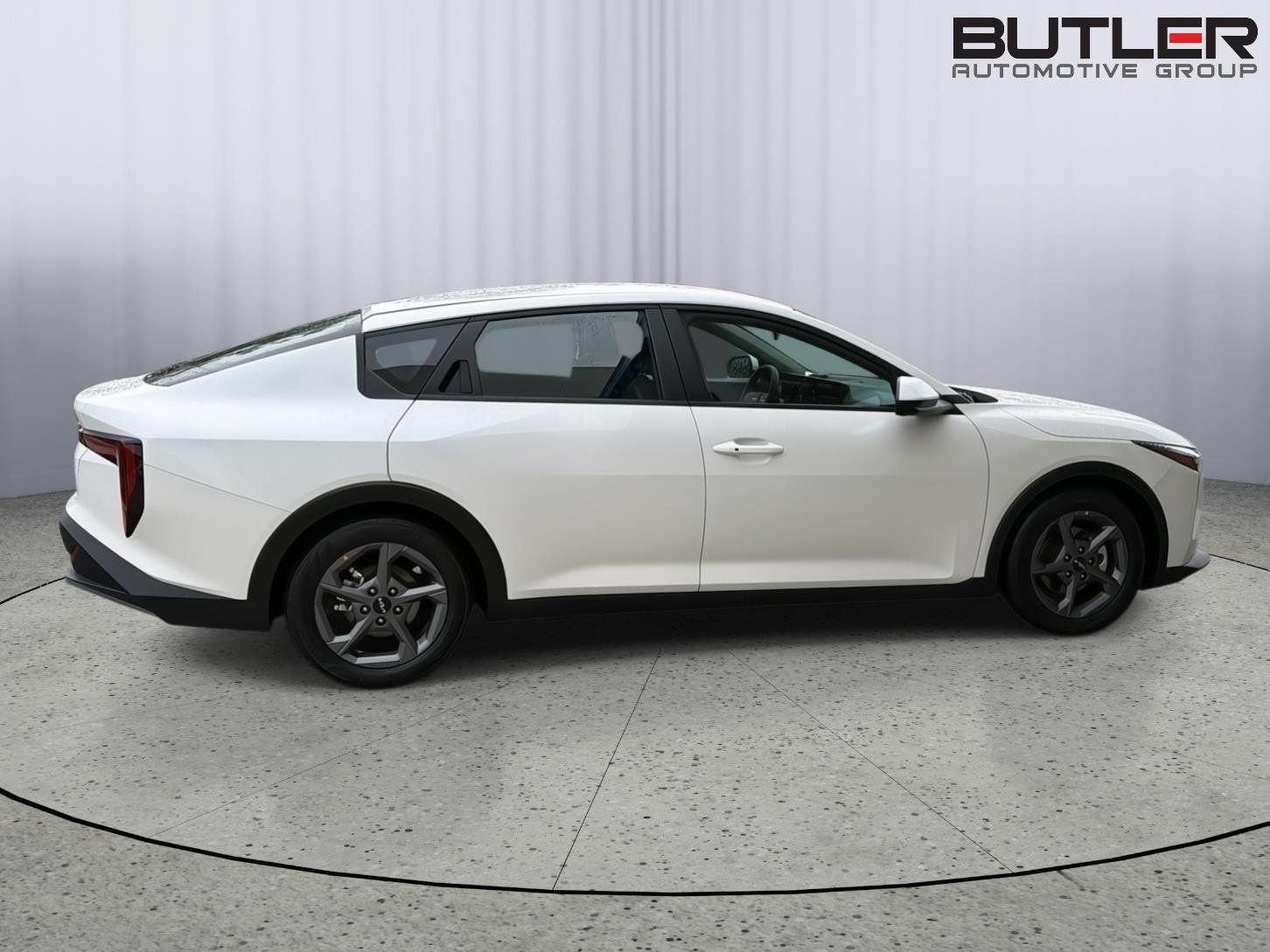 Used 2025 Snow White Pearl Kia LXS image 7