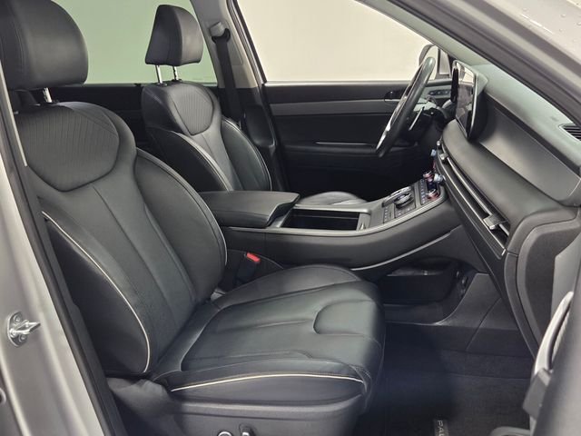 Used 2025 Silver Hyundai SEL Premium image 17