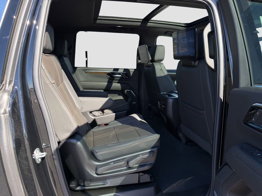 2026 Chevrolet Suburban High Country - Photo 16
