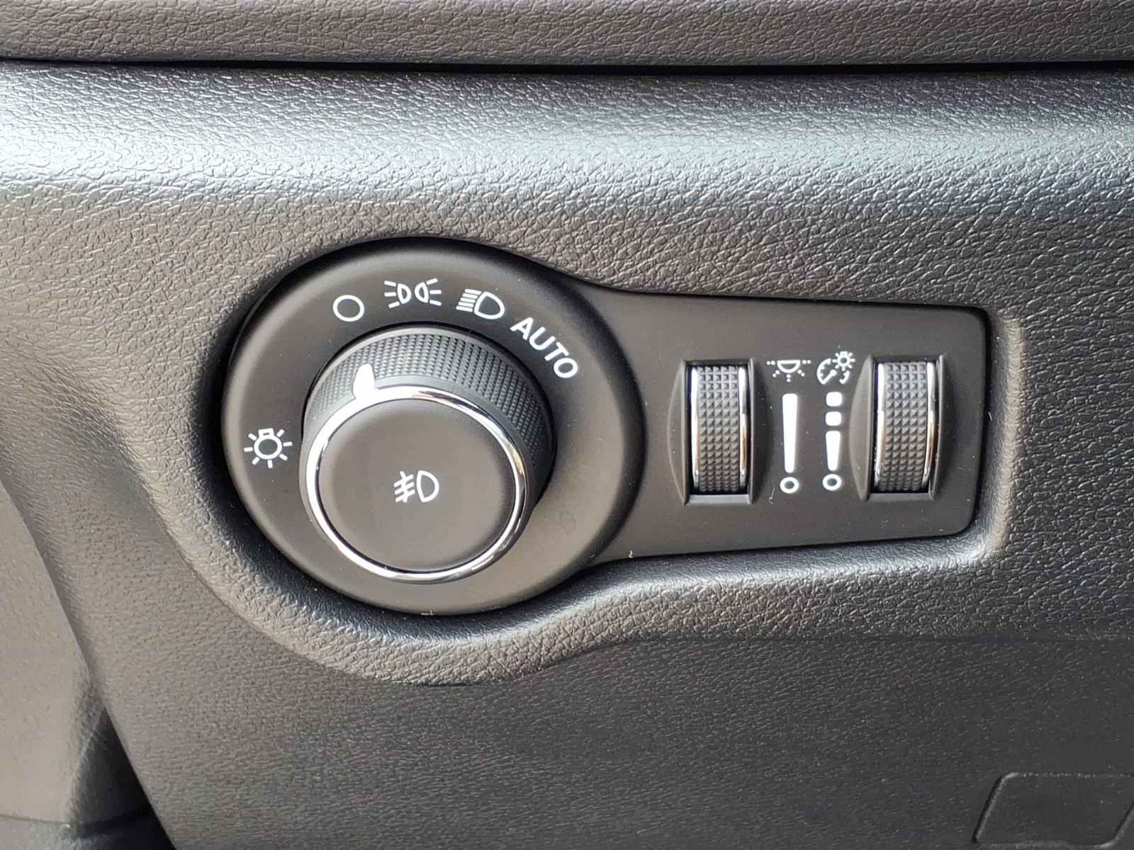 2025 Chrysler Pacifica Select - Photo 22