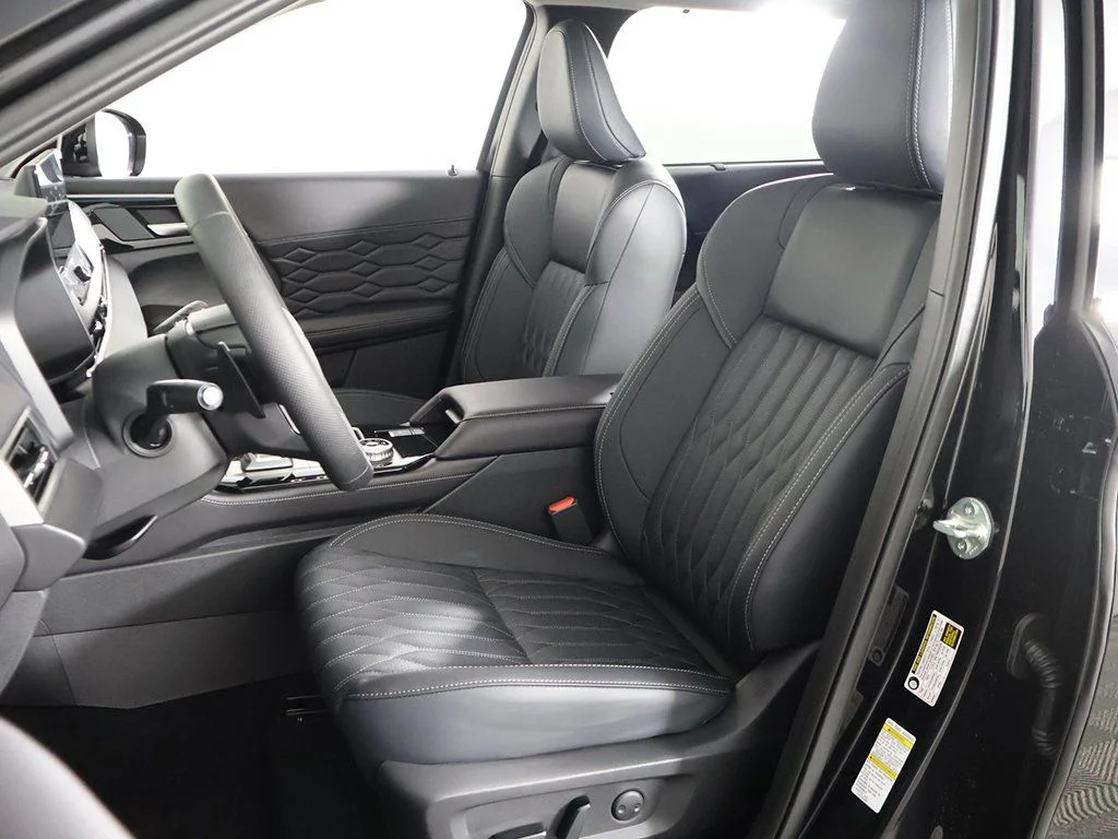 2025 Mitsubishi Outlander SEL - Photo 33