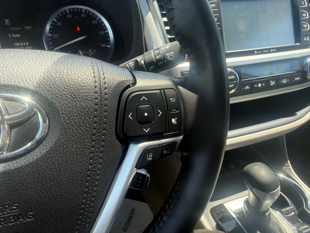 Certified Used 2019 Blizzard Pearl Toyota XLE image 15