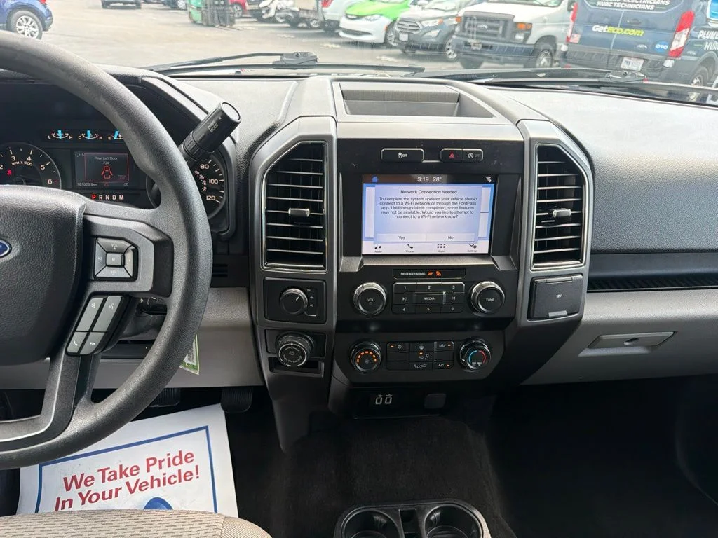 Certified Used 2019 Blue Jeans Metallic Ford XLT image 21