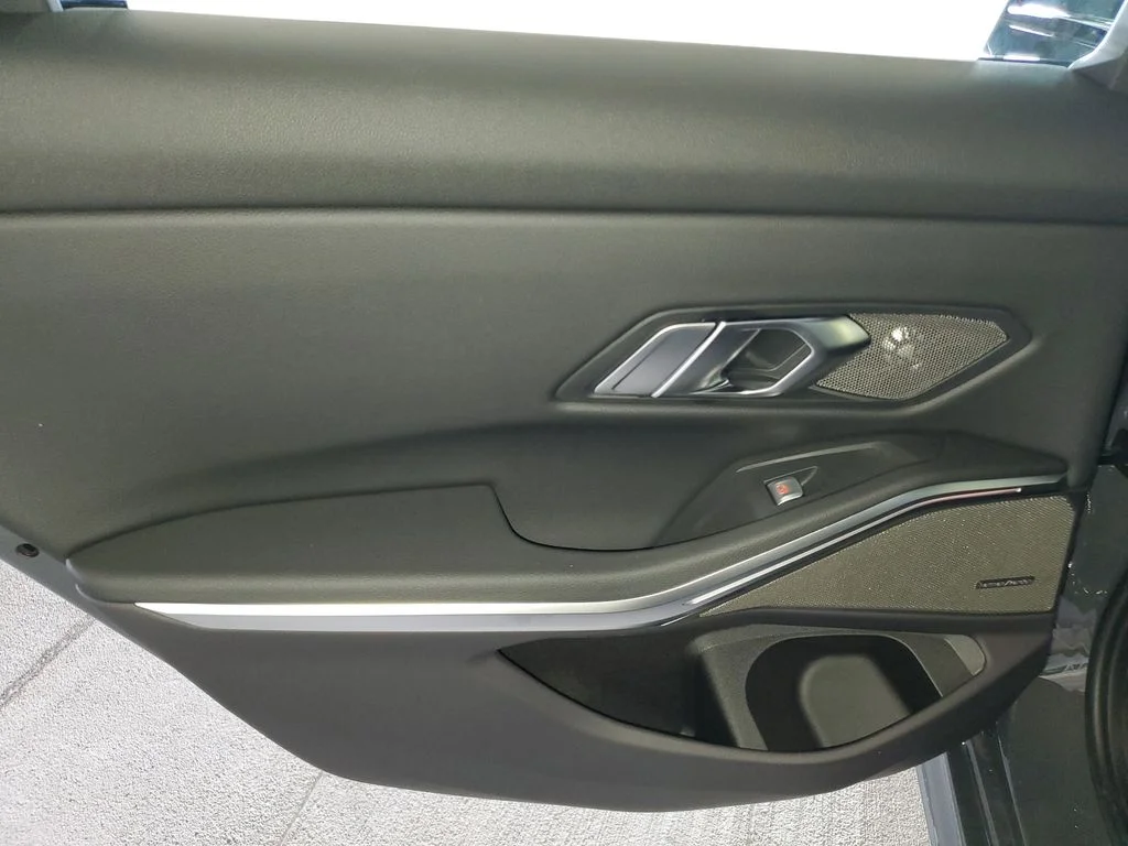 New 2026 Dravit Grey Metallic BMW M340i image 9
