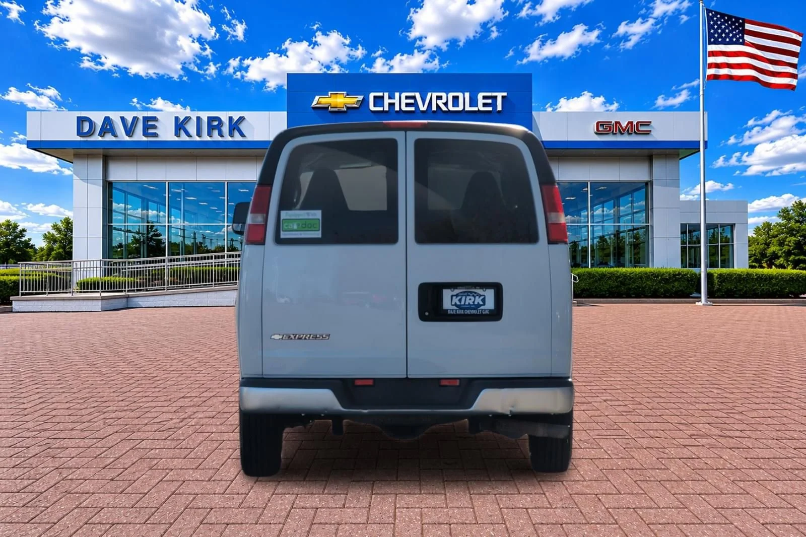 Used 2017 SUMMIT WHITE Chevrolet LT image 4