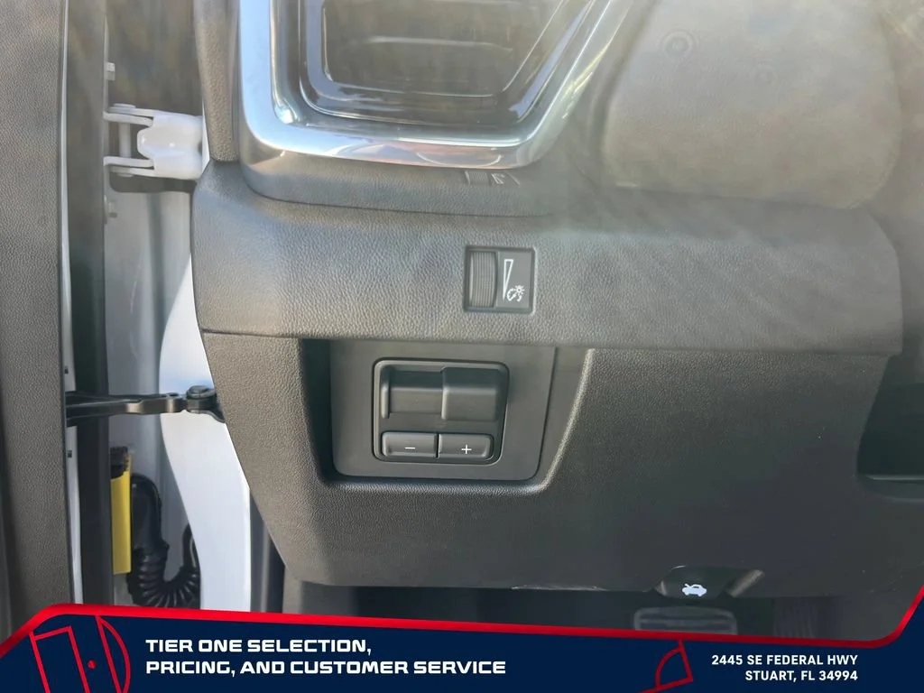New 2026 Summit White GMC Elevation image 24