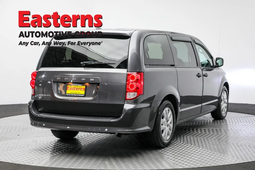 Used 2019 Gray Dodge SE image 5