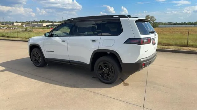 New 2026 Bright White Clear-Coat Exterior Paint Jeep Limited image 7