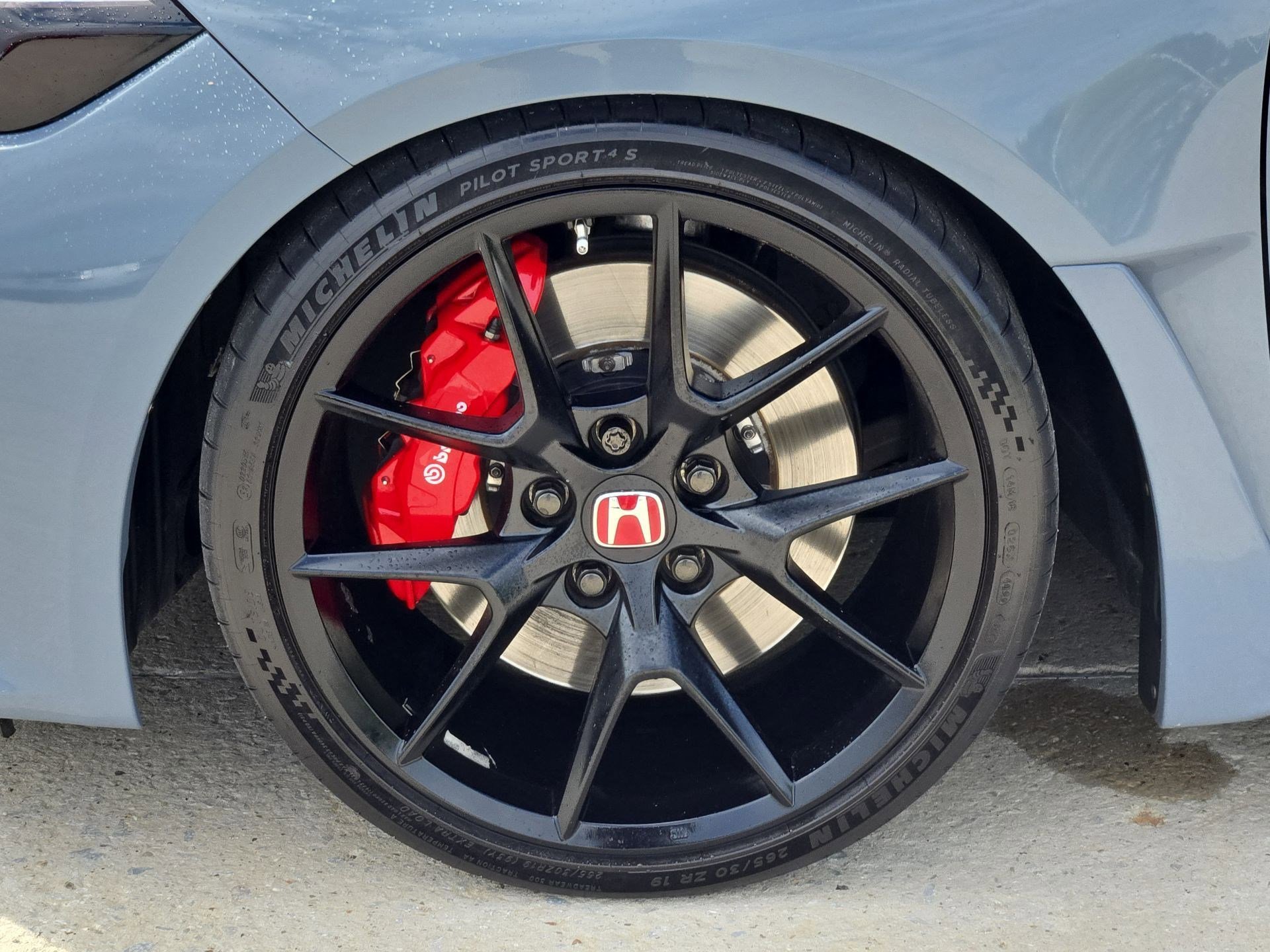 Certified Used 2024 Sonic Gray Pearl Honda TYPE R image 10