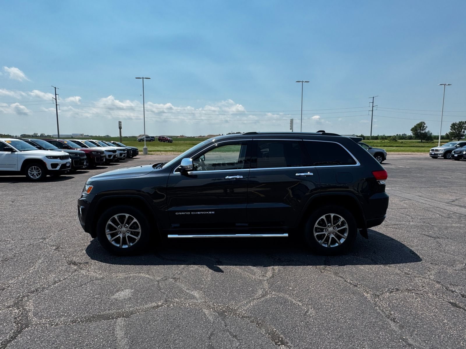 Used 2016 Steel Metallic JEEP Limited image 6