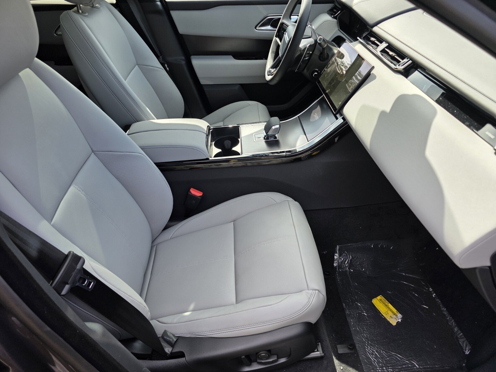 New 2026 Charente Grey Land Rover P250 Belgravia Edition image 3
