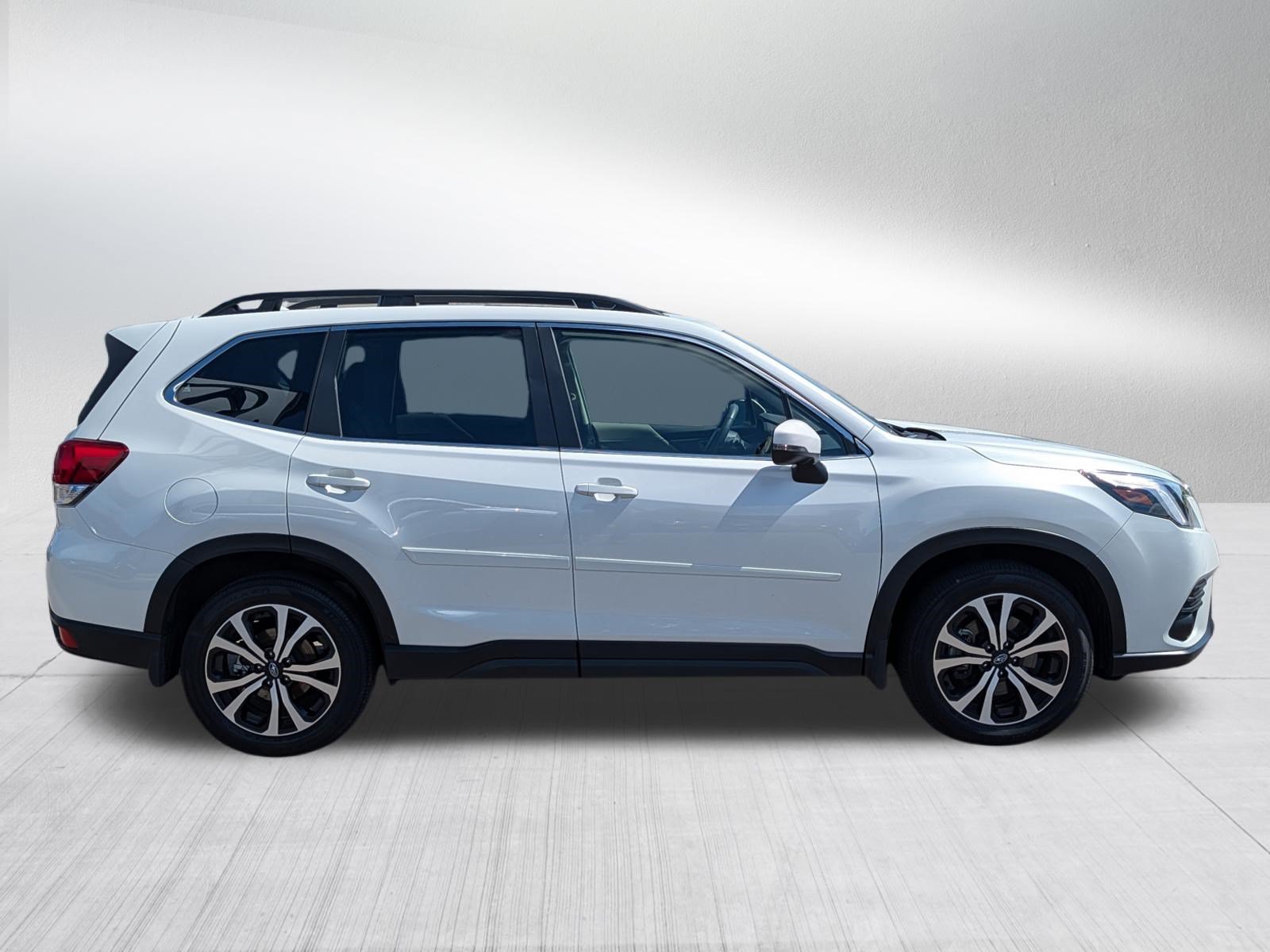 Used 2023 Crystal White Pearl Subaru Limited image 8