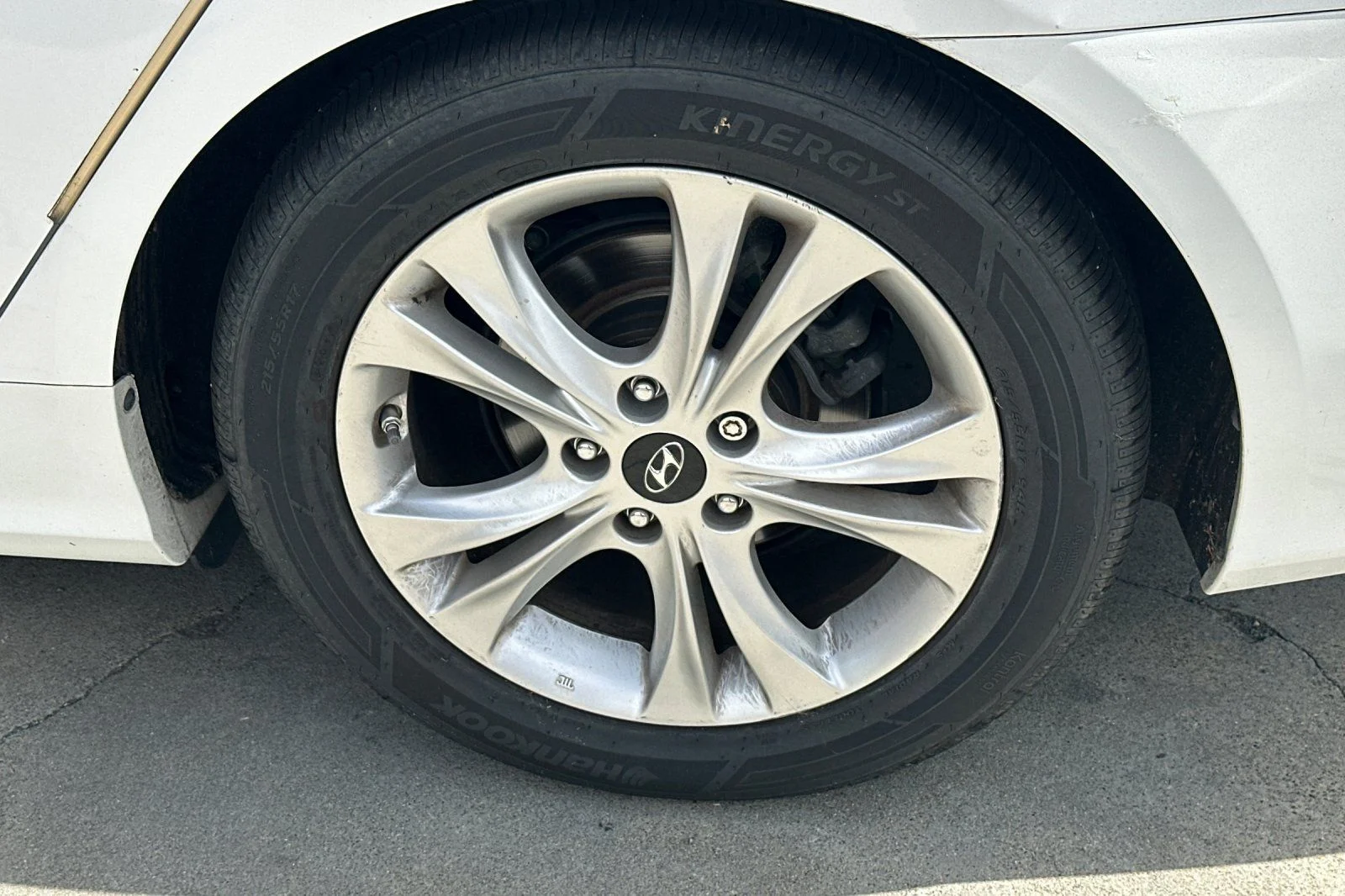 Used 2013 White Hyundai Limited image 4