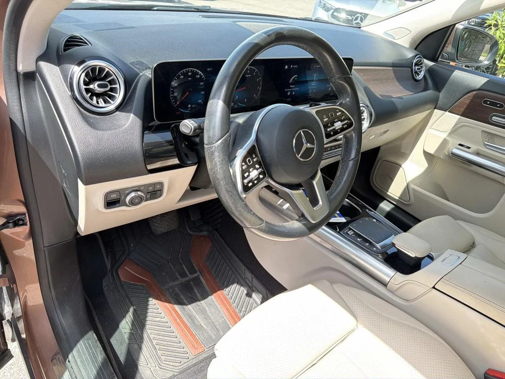 Used 2021 Red Mercedes-Benz GLA 250 image 18