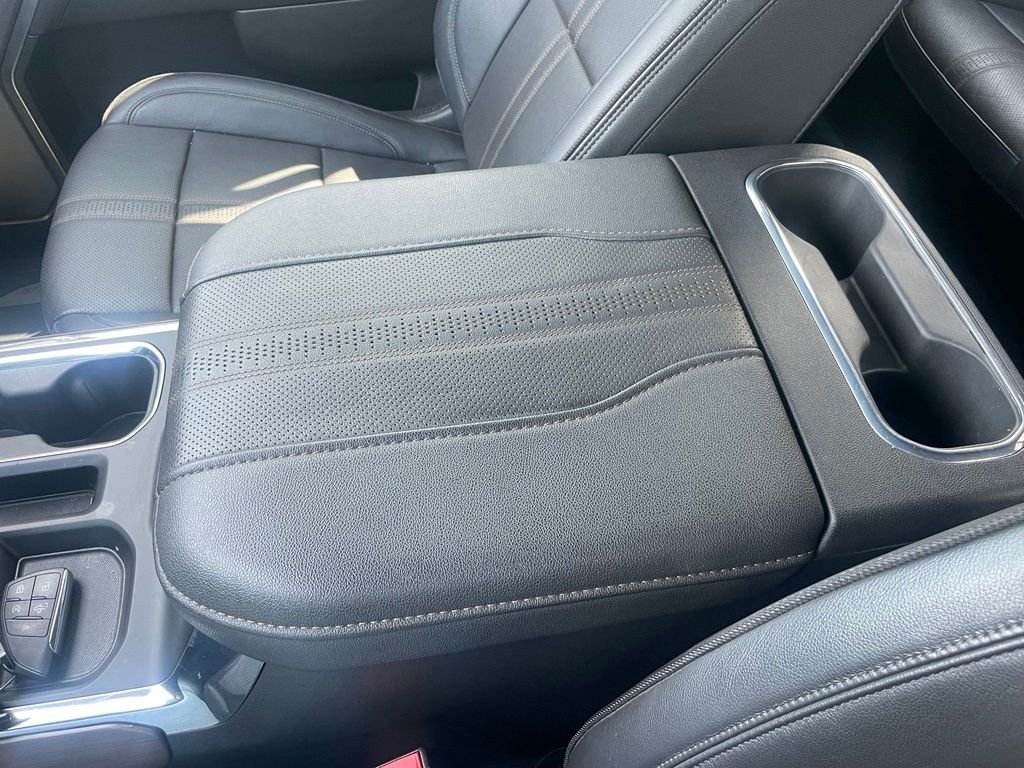 Used 2023 Red Chevrolet High Country image 38