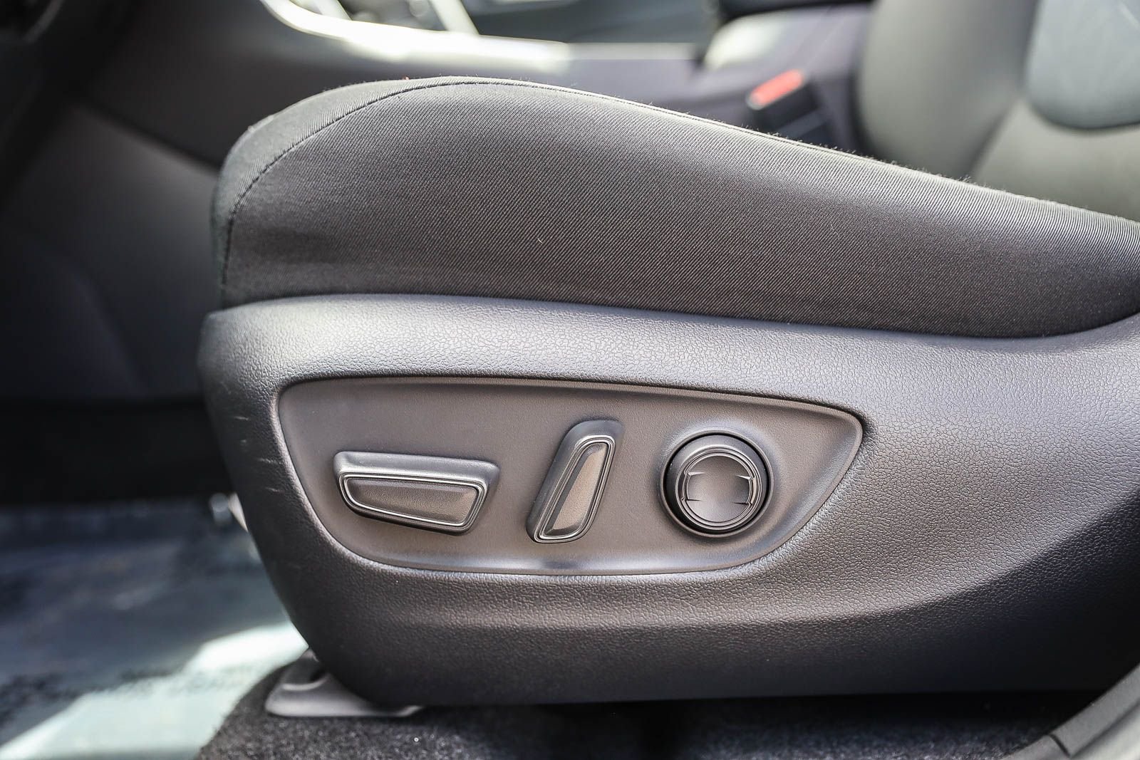 Certified Used 2025 MAGNETIC GRAY MET. Toyota XLE image 21