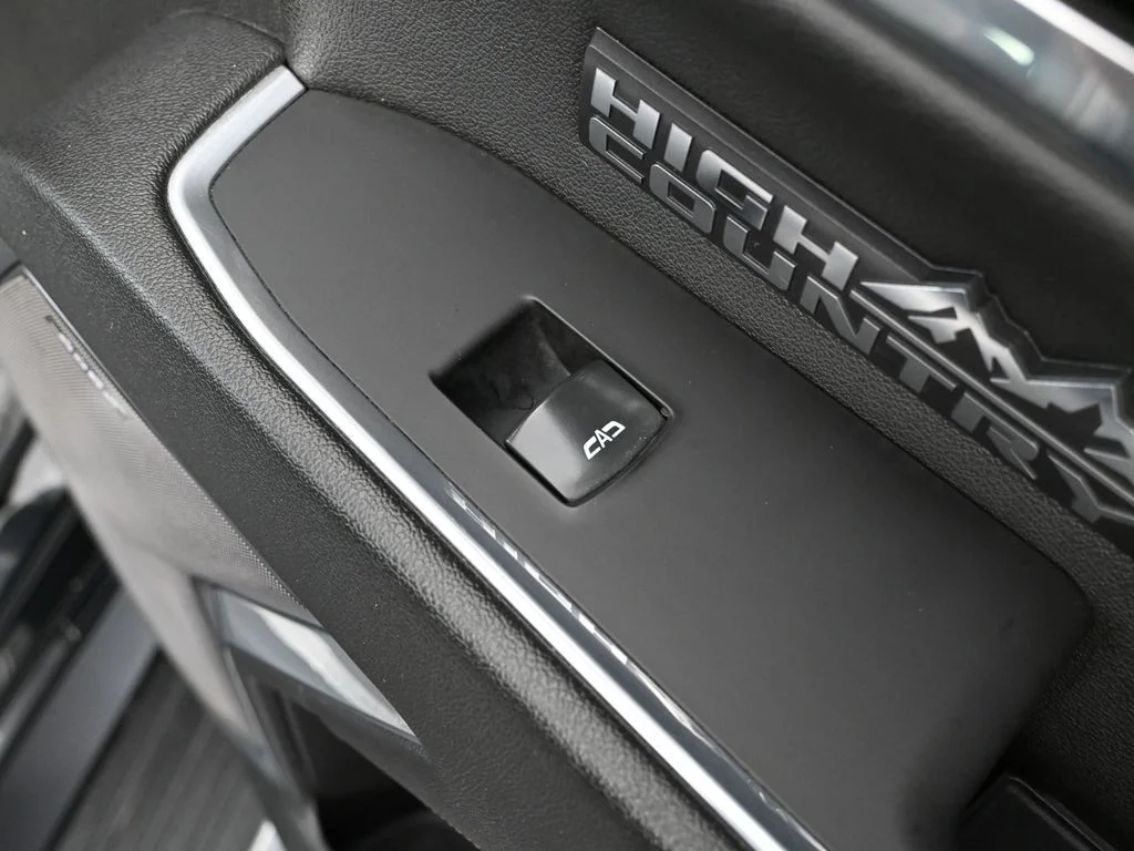 Used 2023 Black Chevrolet High Country image 40