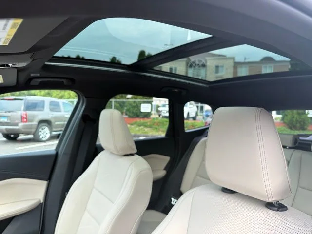 Used 2025 White BMW xDrive28i image 22