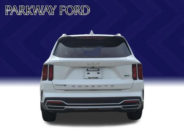 Used 2022 White Kia EX image 4
