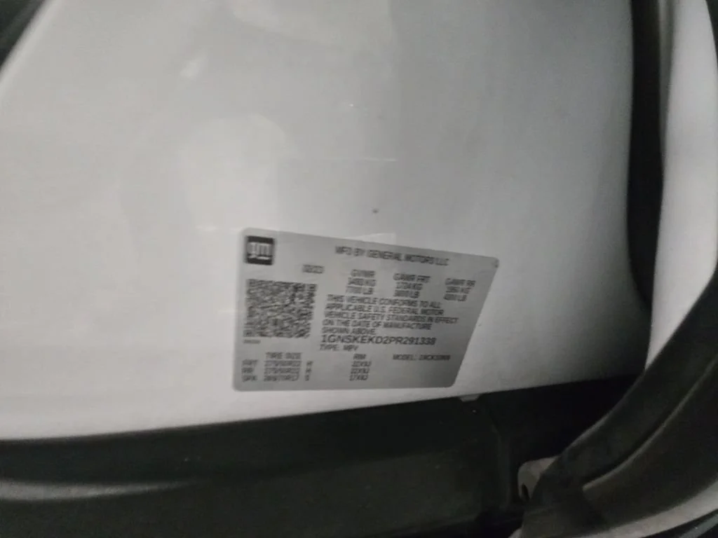 Used 2023 Summit White Chevrolet RST image 25