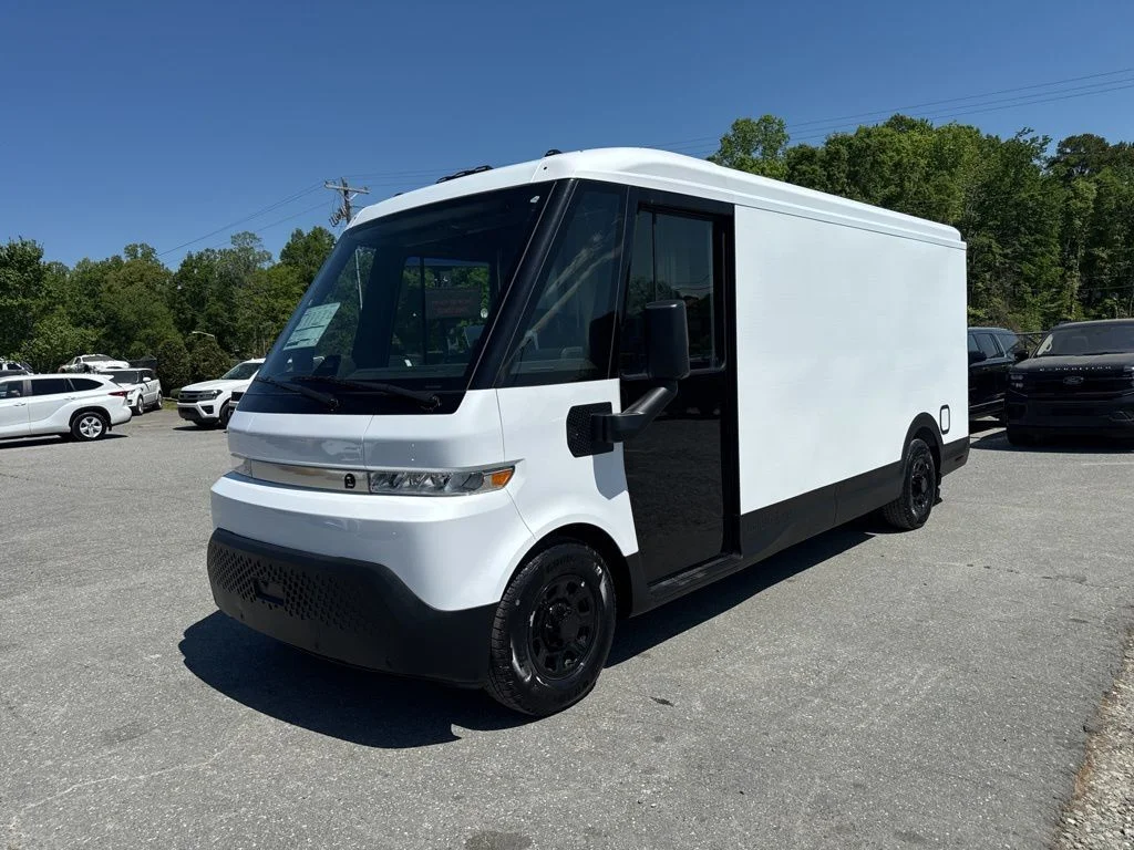 Used 2024 White BrightDrop Base image 1