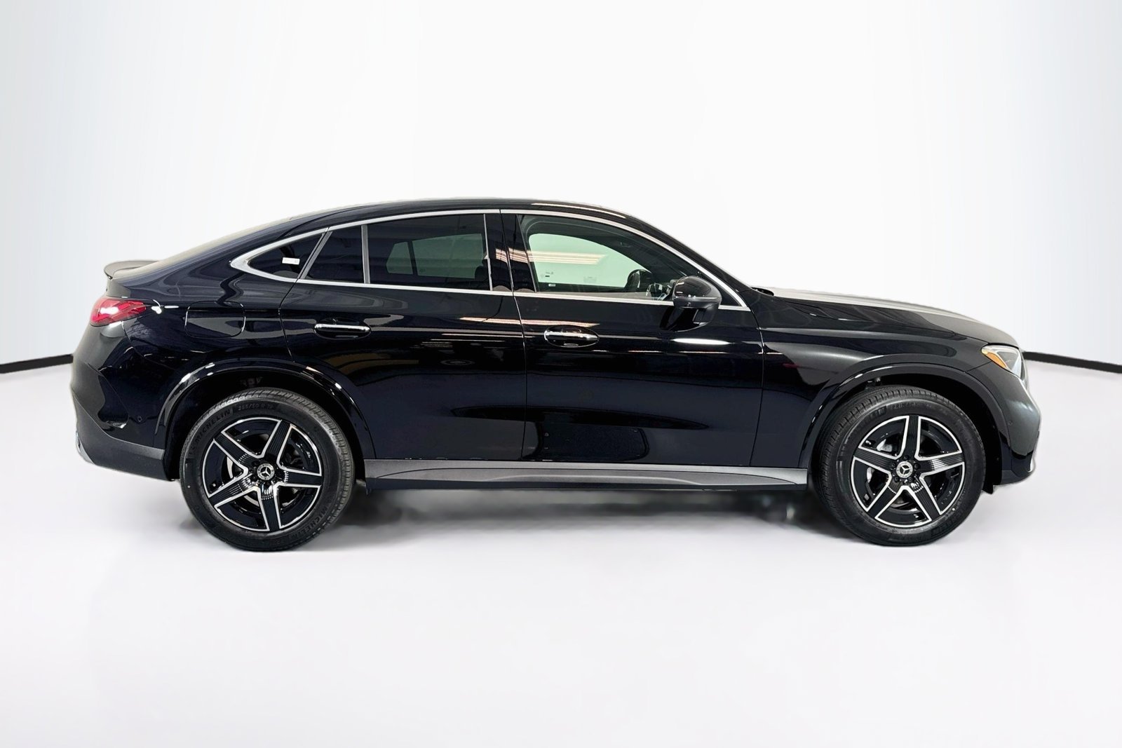 New 2027 Black Mercedes-Benz GLC 300 image 4