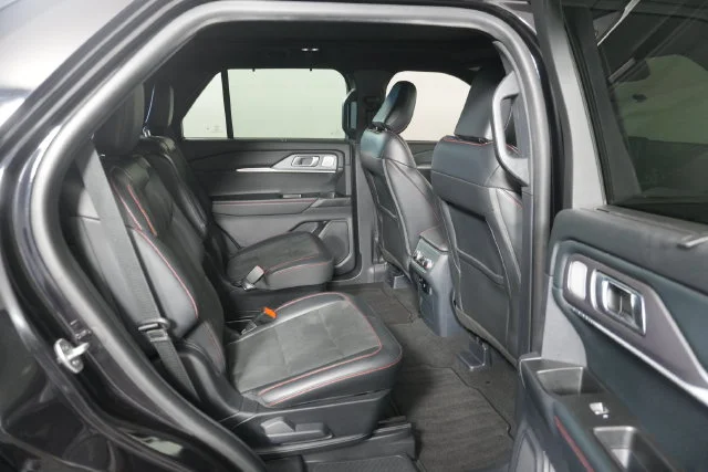 Used 2025 Agate Black Metallic Ford ST image 27