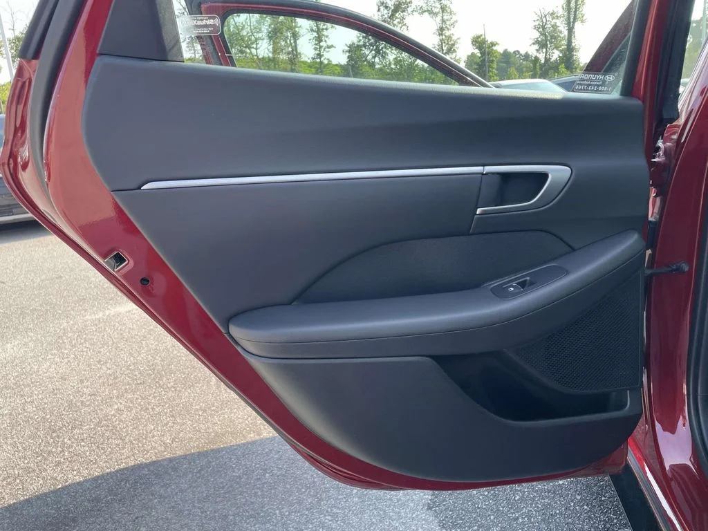 Used 2024 Ultimate Red Hyundai SEL image 2