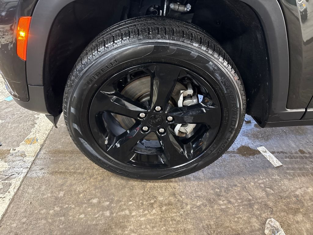 Certified Used 2023 Gray Jeep Limited image 11