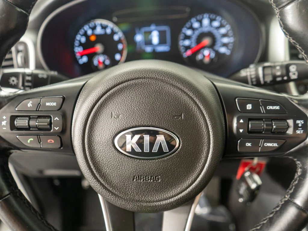 Used 2016 White Kia LX image 14