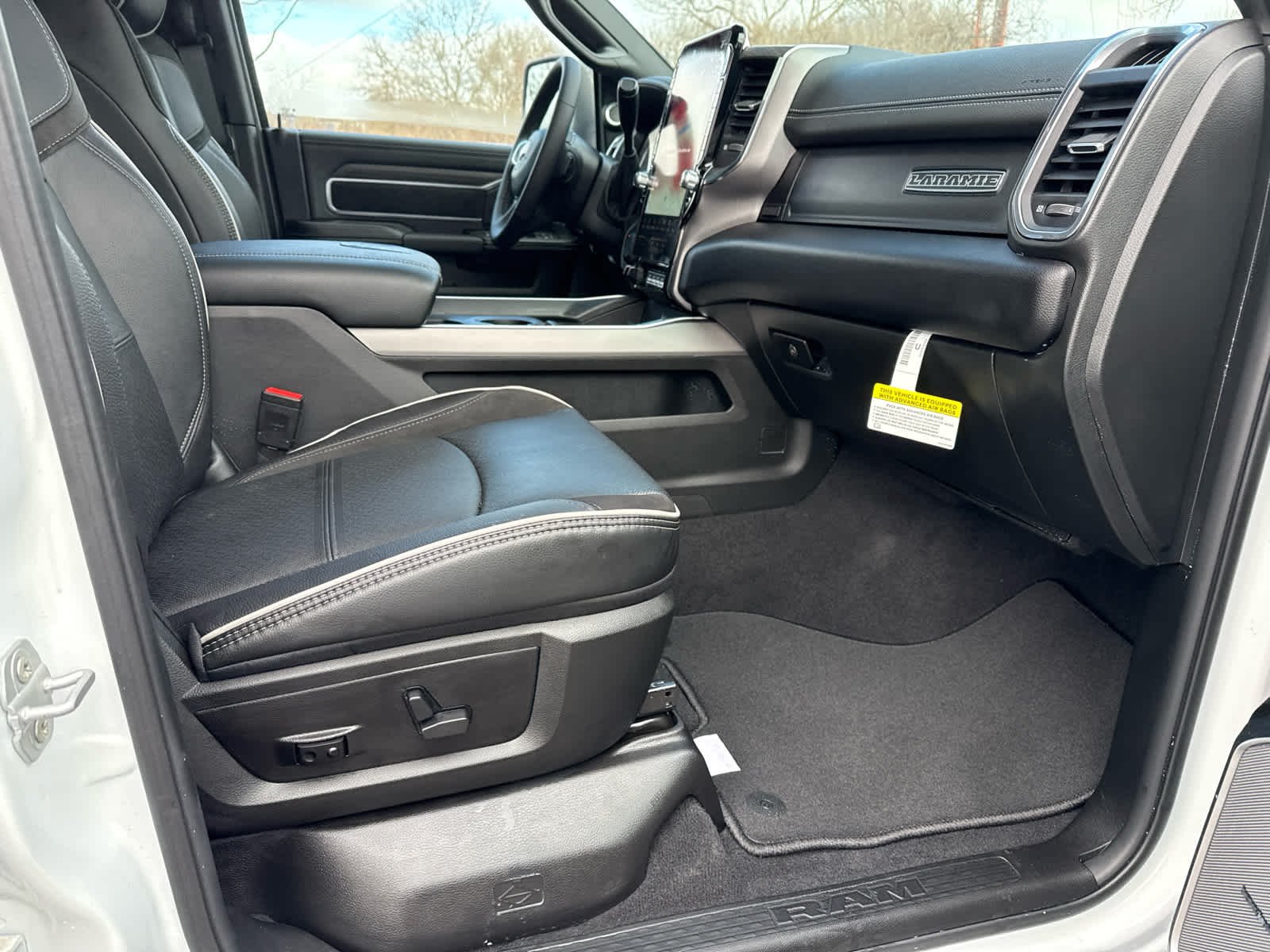 New 2026 Bright White Clear-Coat Exterior Paint RAM Laramie image 25