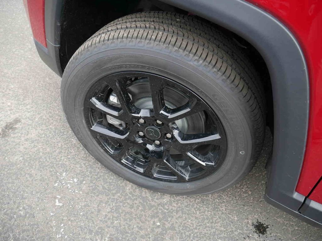 New 2026 Red Hot Pearl-Coat Exterior Paint Jeep Latitude image 10