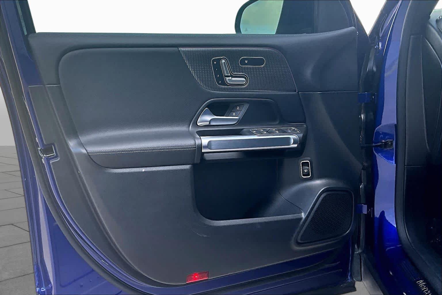 Used 2021 Galaxy Blue Metallic Mercedes-Benz GLB 250 image 19
