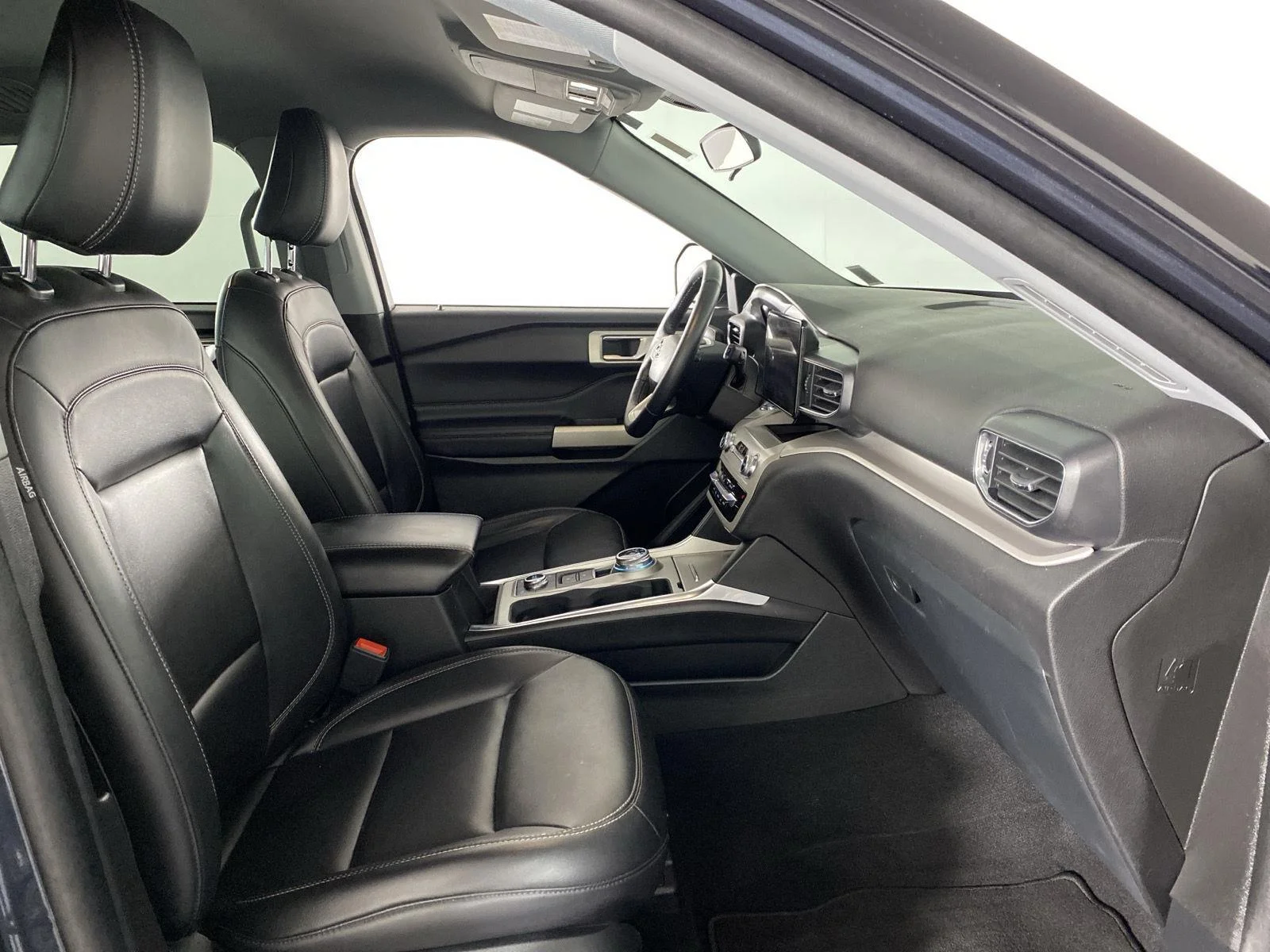 Used 2023 Stone Blue Ford XLT image 29