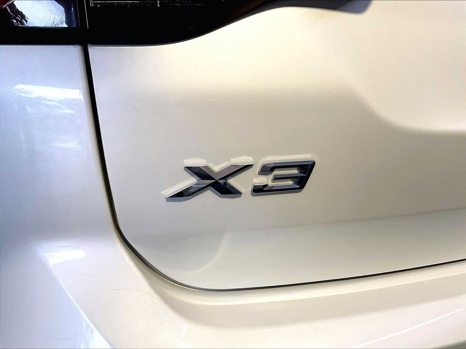 Used 2024 Mineral White Metallic BMW xDrive30i image 35