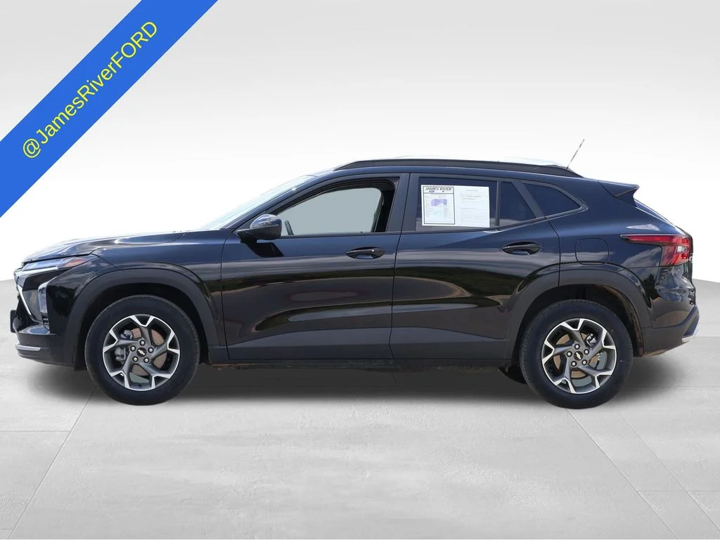Used 2025 Black Chevrolet LT image 2