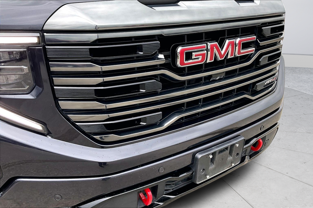 Used 2023 Titanium GMC AT4 image 31