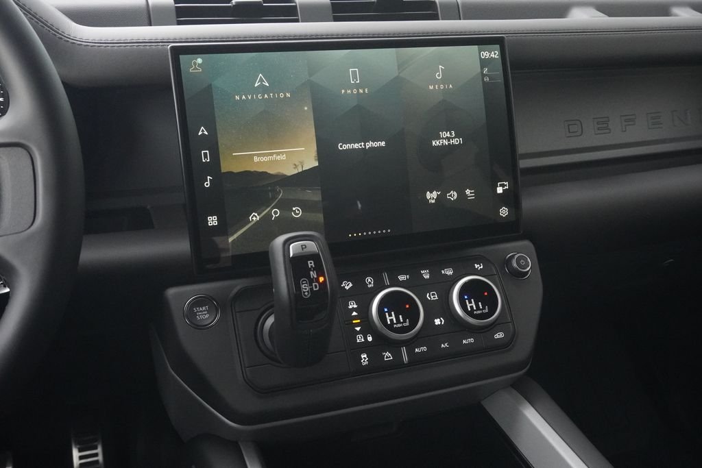 2026 Land Rover Defender V8 - Photo 15