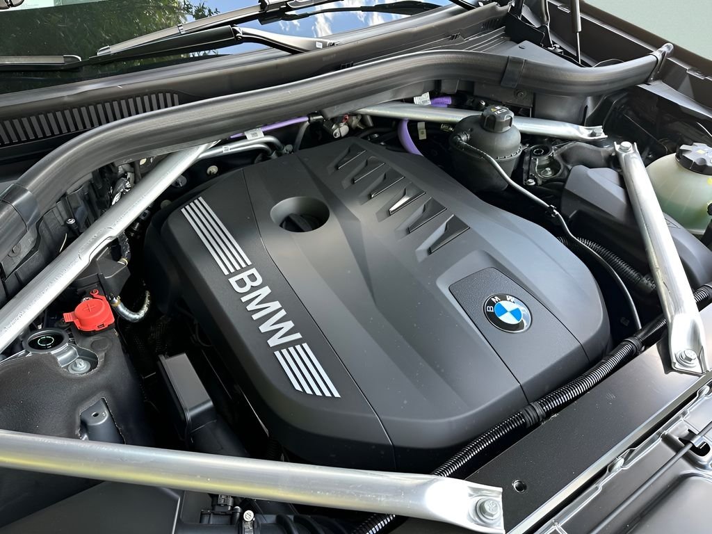 New 2026 Skyscraper Grey Metallic BMW xDrive40i image 26