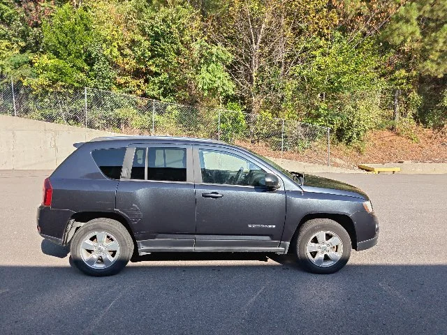 Used 2014 Maximum Steel Metallic Jeep Sport image 2