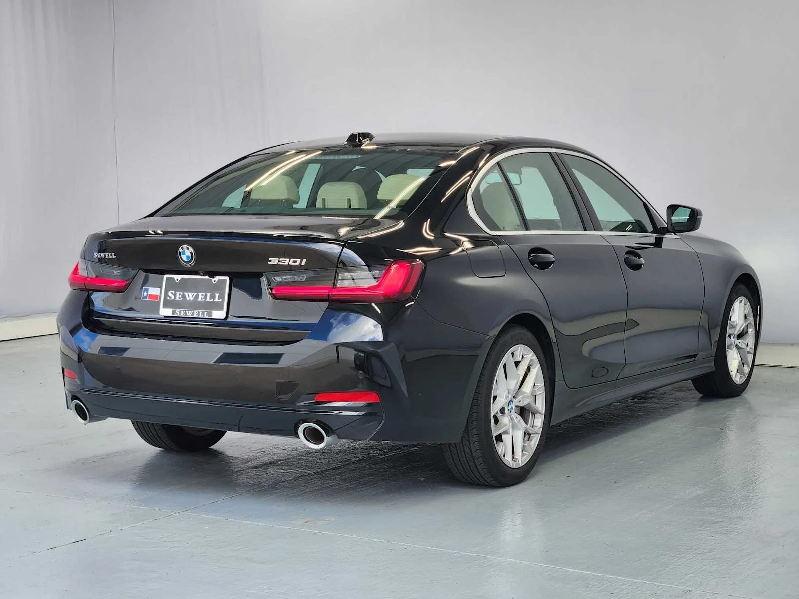 Certified Used 2025 Black Sapphire Metallic BMW 330i image 4