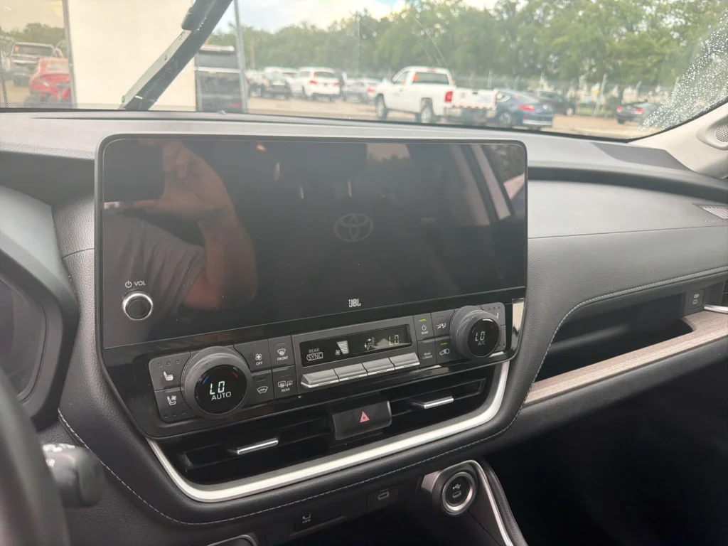 Used 2024 Wind Chill Pearl Toyota Limited image 7