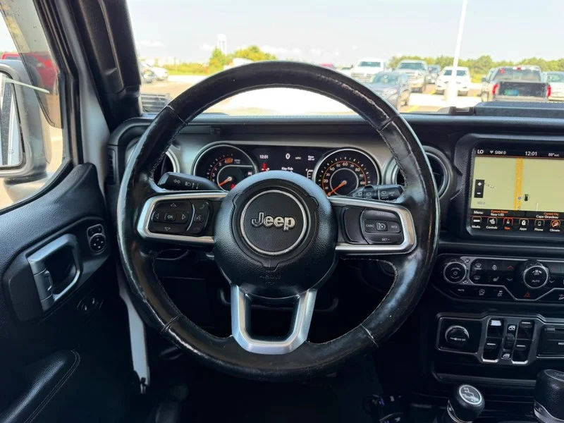 Certified Used 2019 Bright White Clearcoat Jeep Sahara image 11