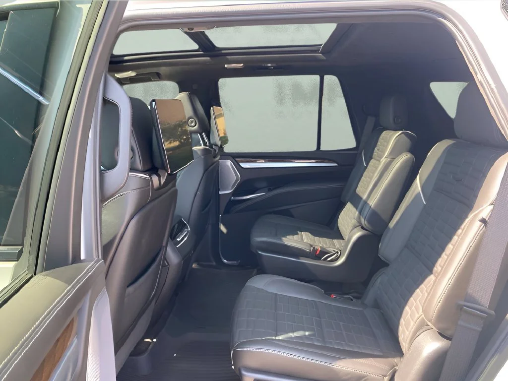 Used 2025 Crystal White Tricoat Cadillac Sport Platinum image 25