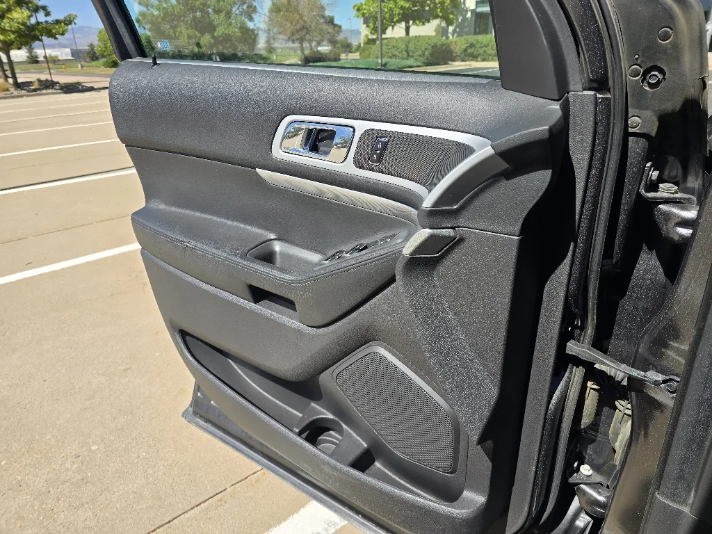 Used 2015 Magnetic Metallic Ford XLT image 16