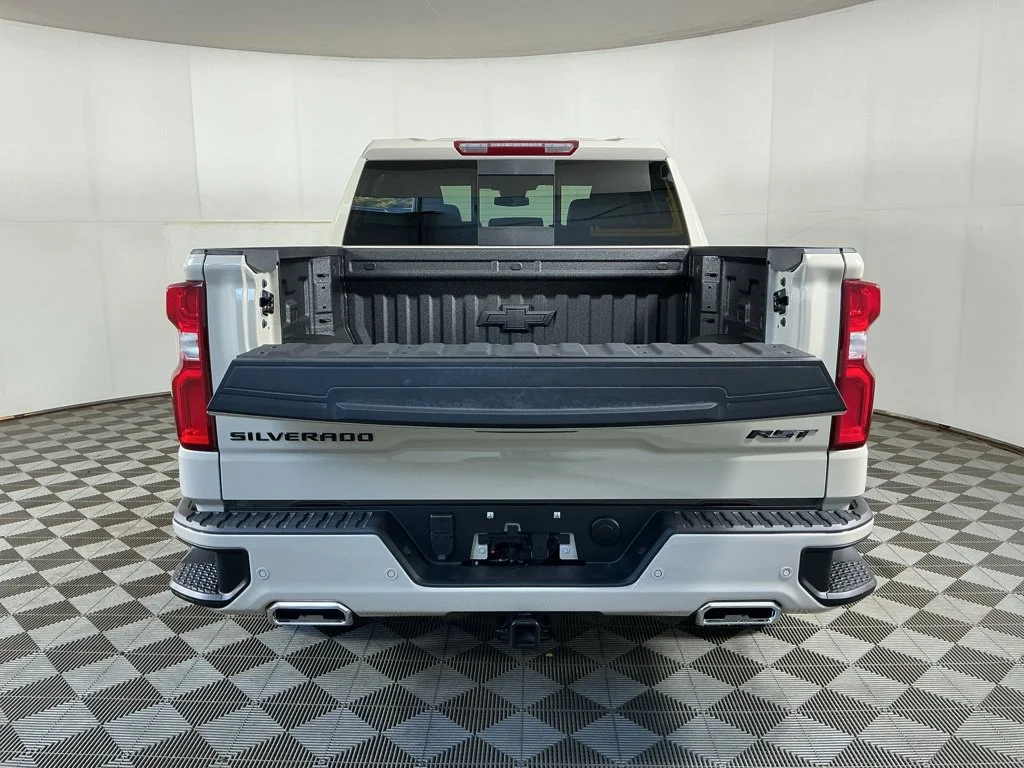 New 2026 White Chevrolet RST image 9