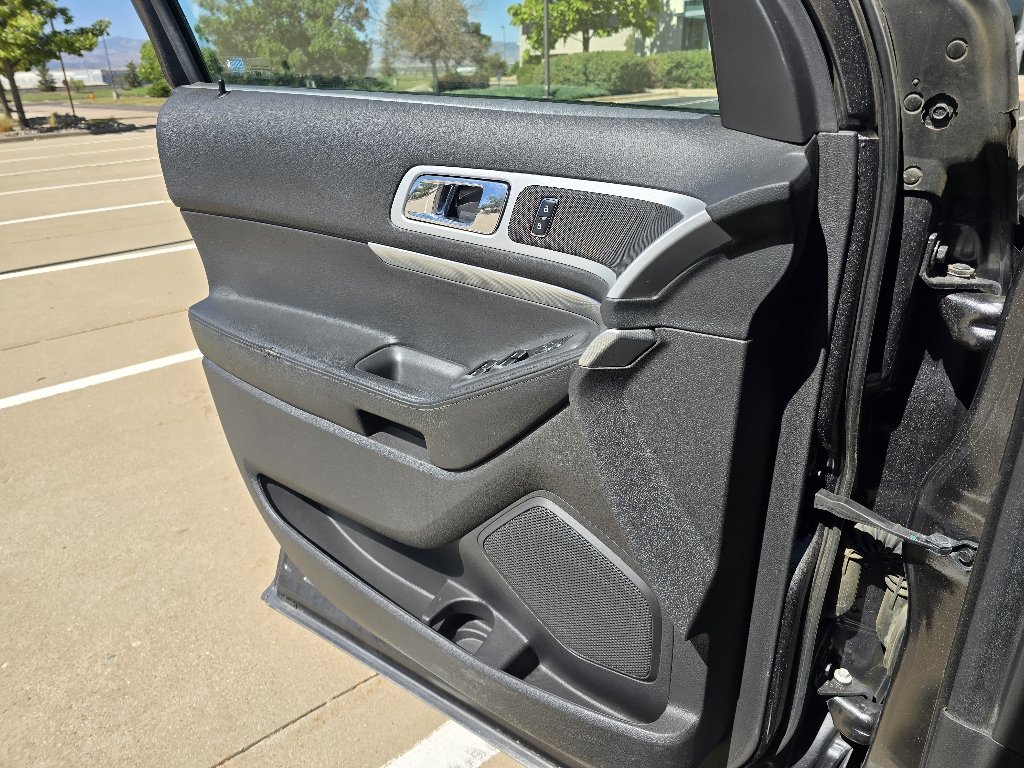 Used 2015 Magnetic Metallic Ford XLT image 16