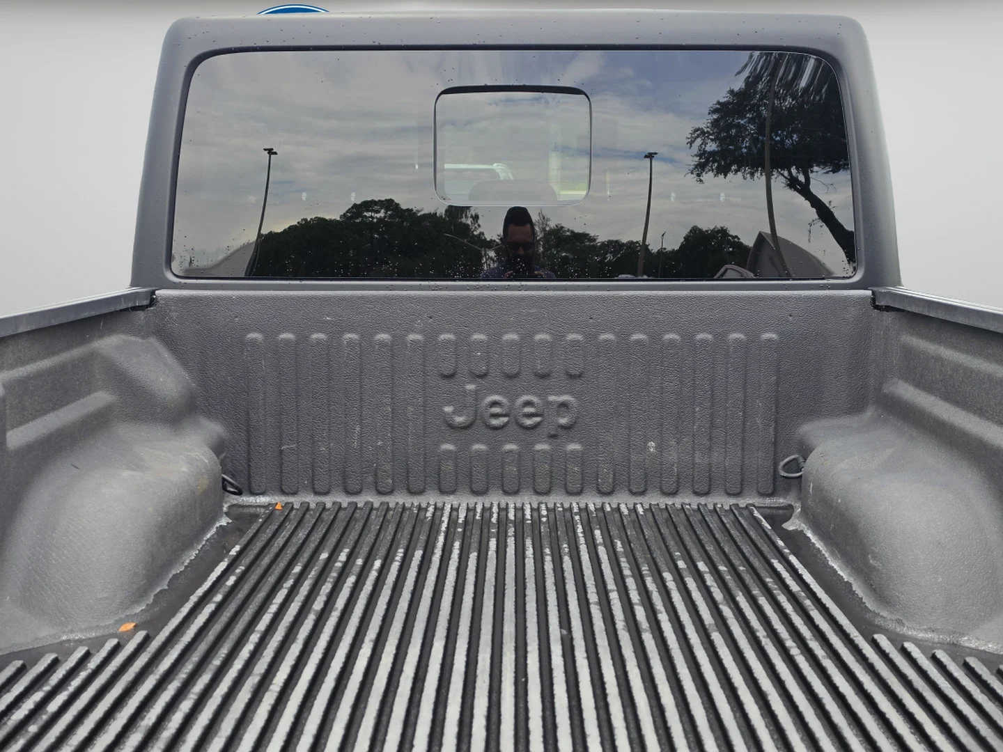 Used 2023 Black Clearcoat Jeep Mojave image 15