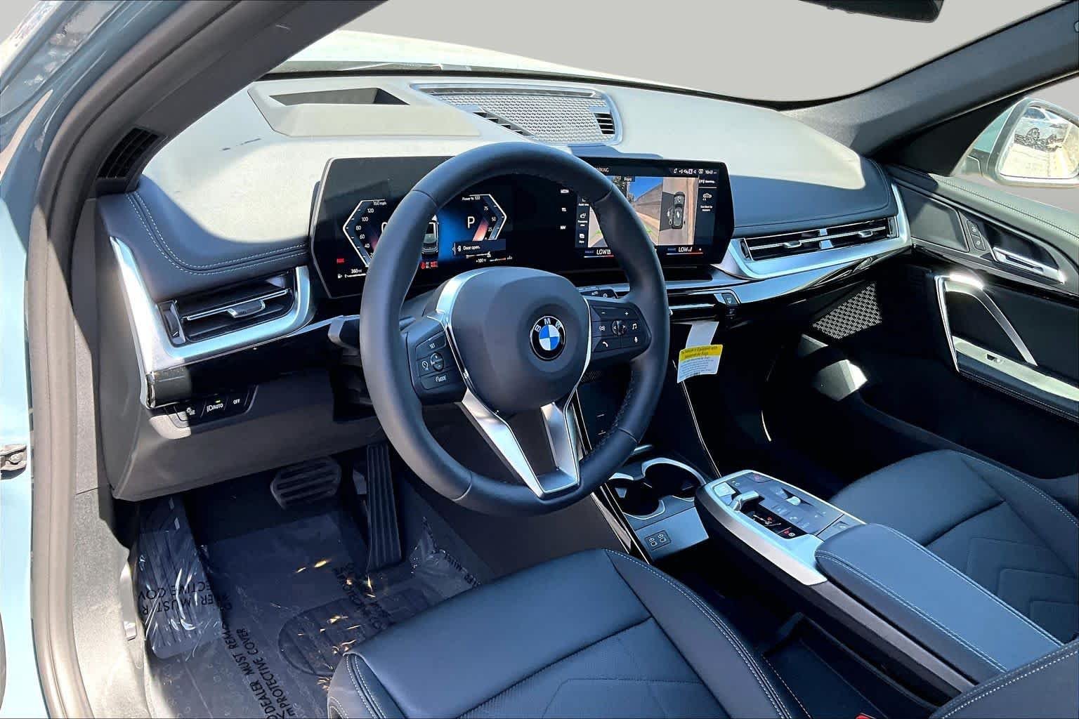Used 2026 Cape York Green Metallic BMW xDrive28i image 8